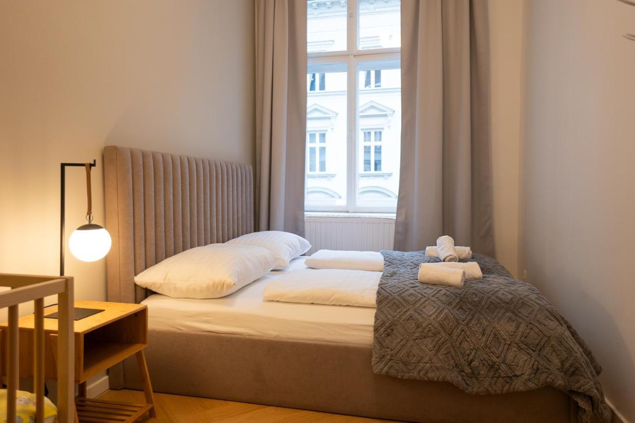 Spacious 110М2 Flat In The City Center Виена Екстериор снимка