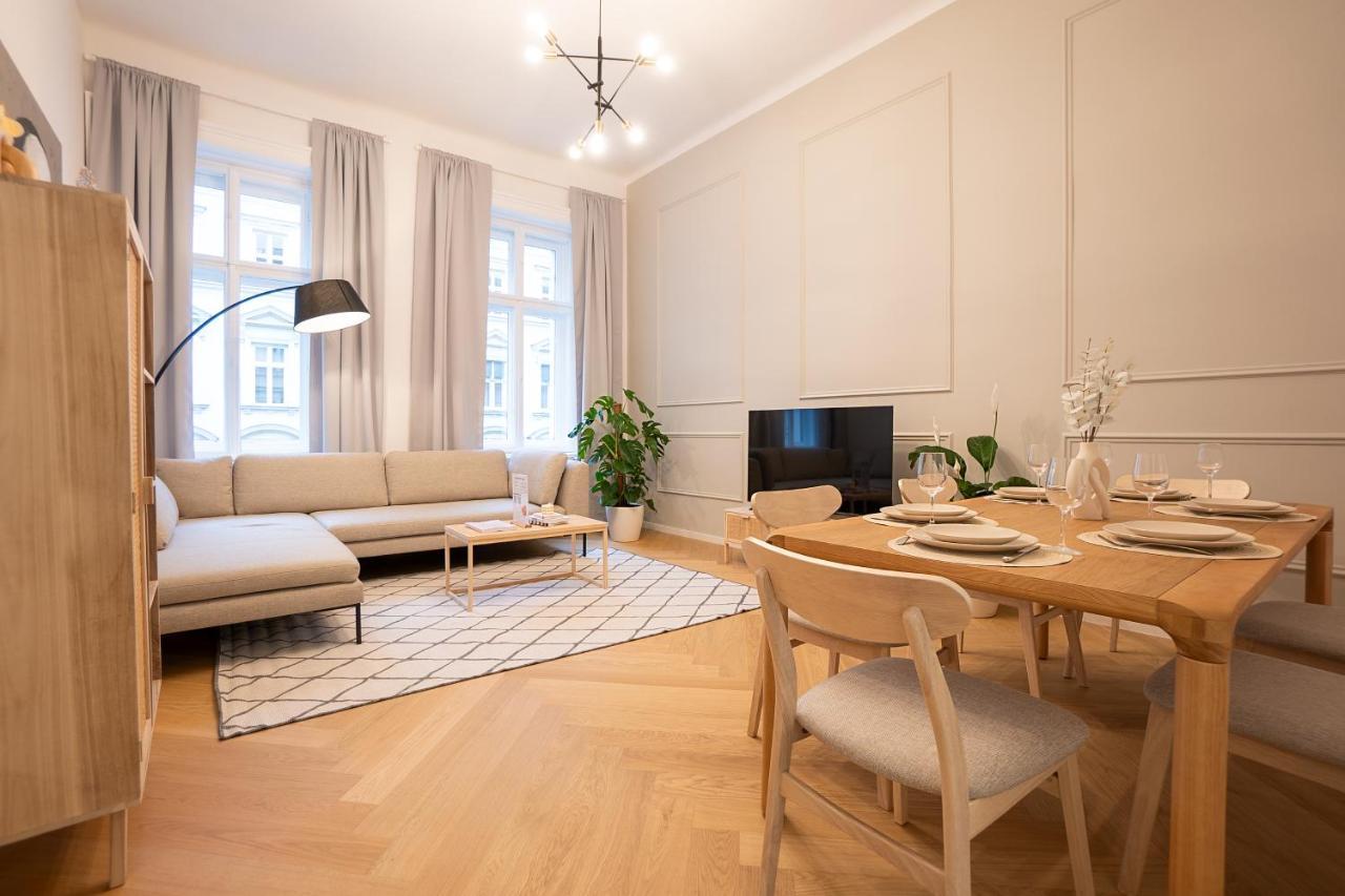 Spacious 110М2 Flat In The City Center Виена Екстериор снимка