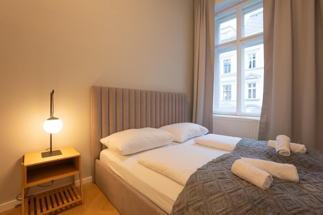 Spacious 110М2 Flat In The City Center Виена Екстериор снимка
