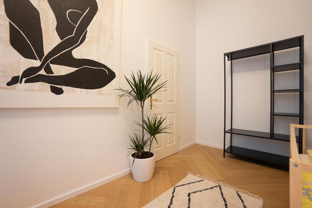 Spacious 110М2 Flat In The City Center Виена Екстериор снимка