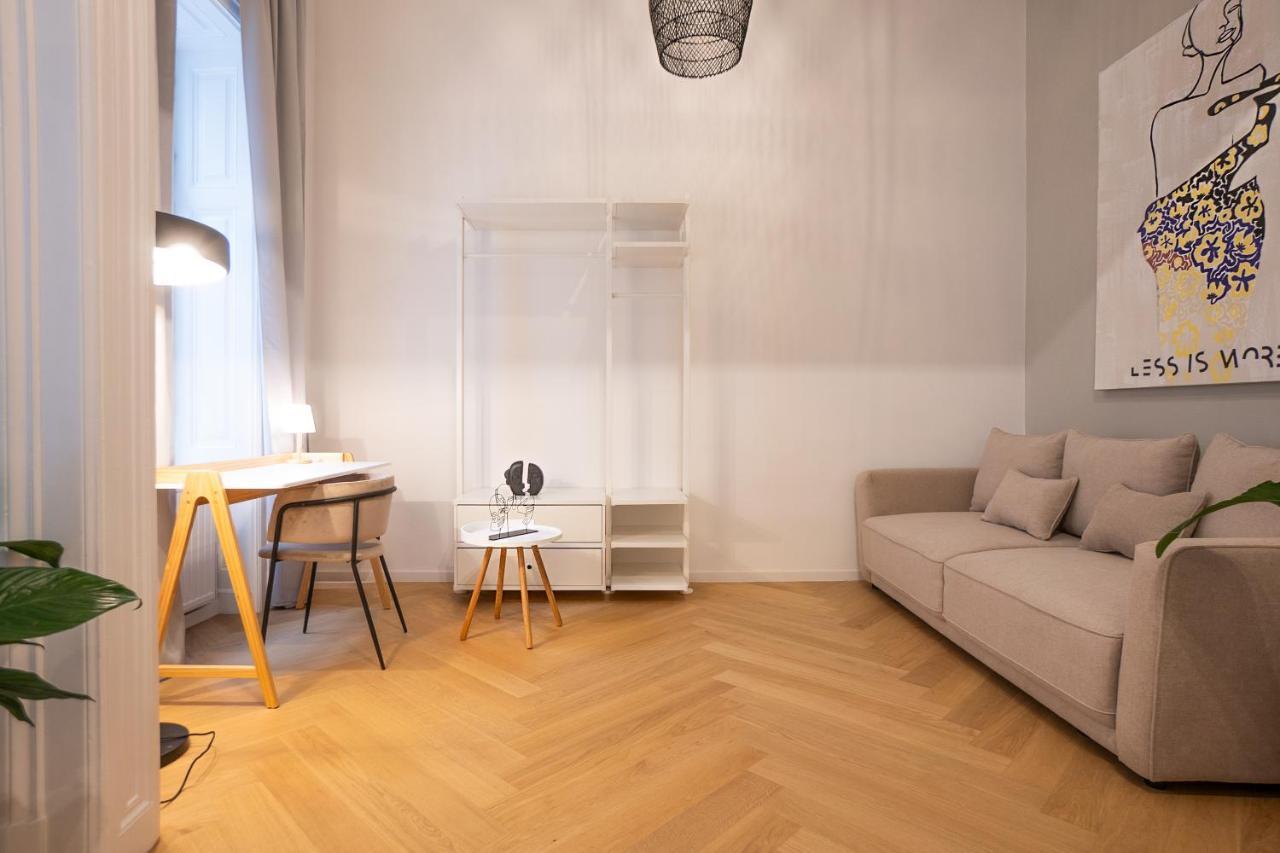 Spacious 110М2 Flat In The City Center Виена Екстериор снимка