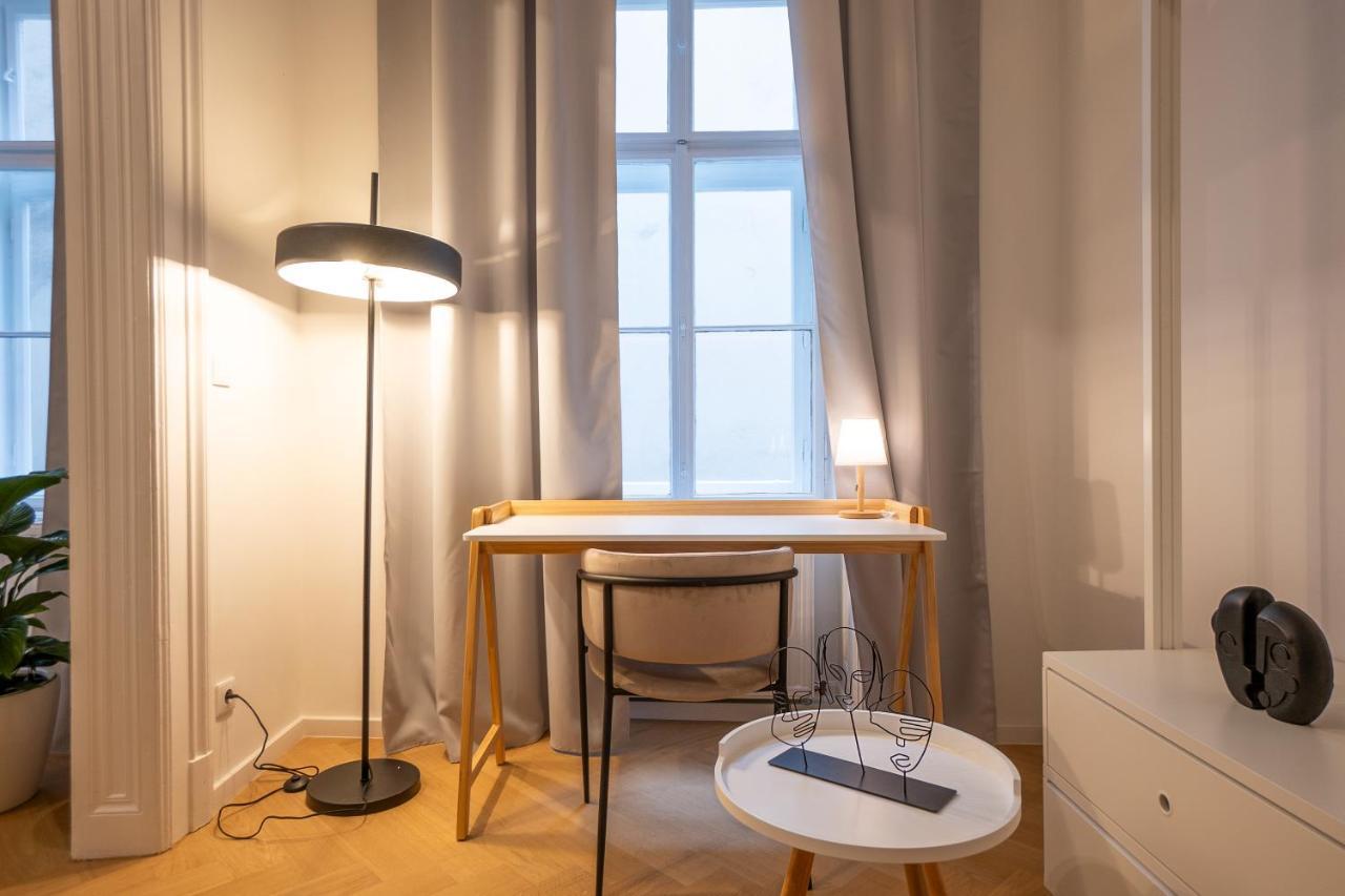 Spacious 110М2 Flat In The City Center Виена Екстериор снимка