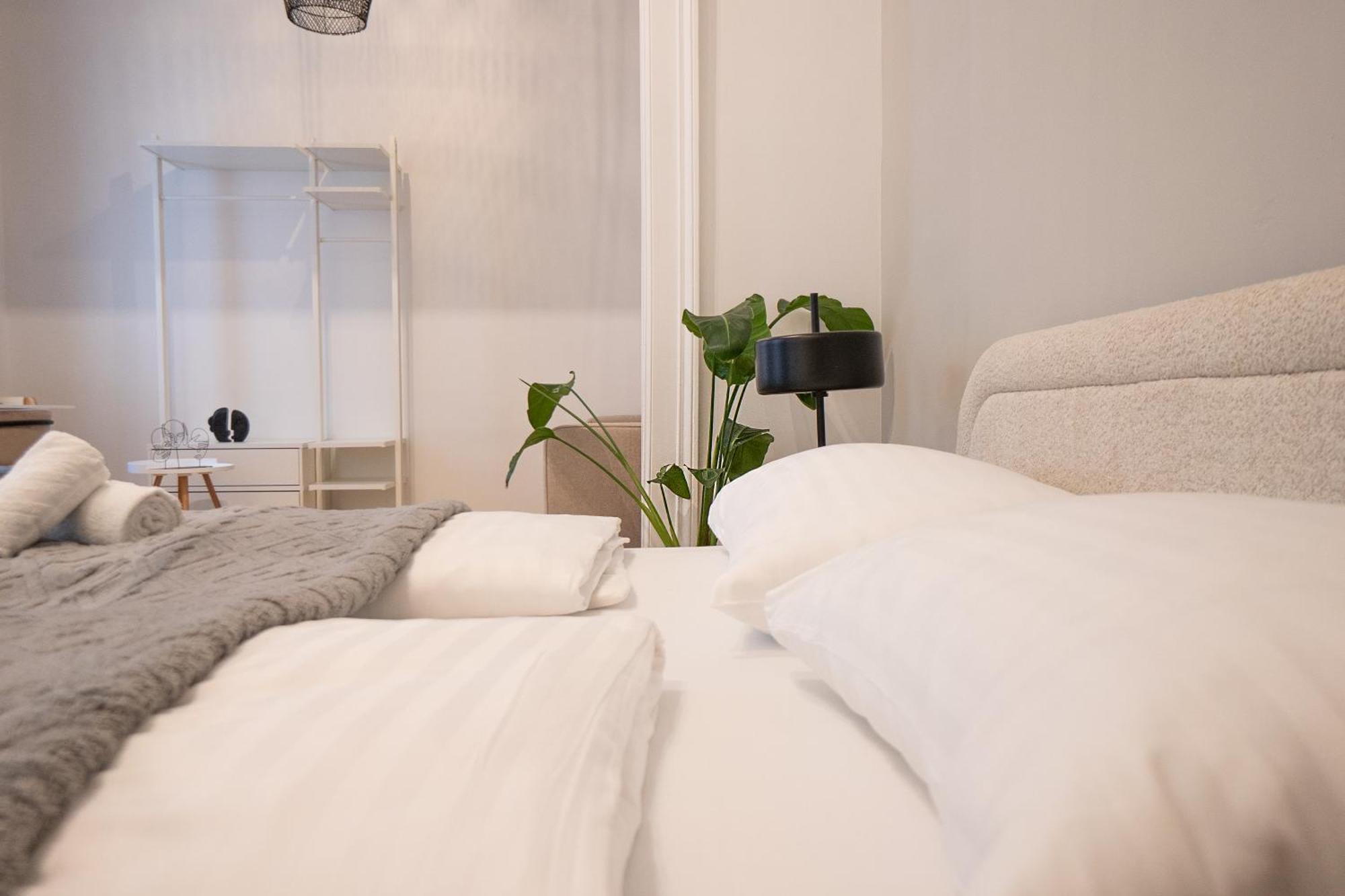 Spacious 110М2 Flat In The City Center Виена Екстериор снимка