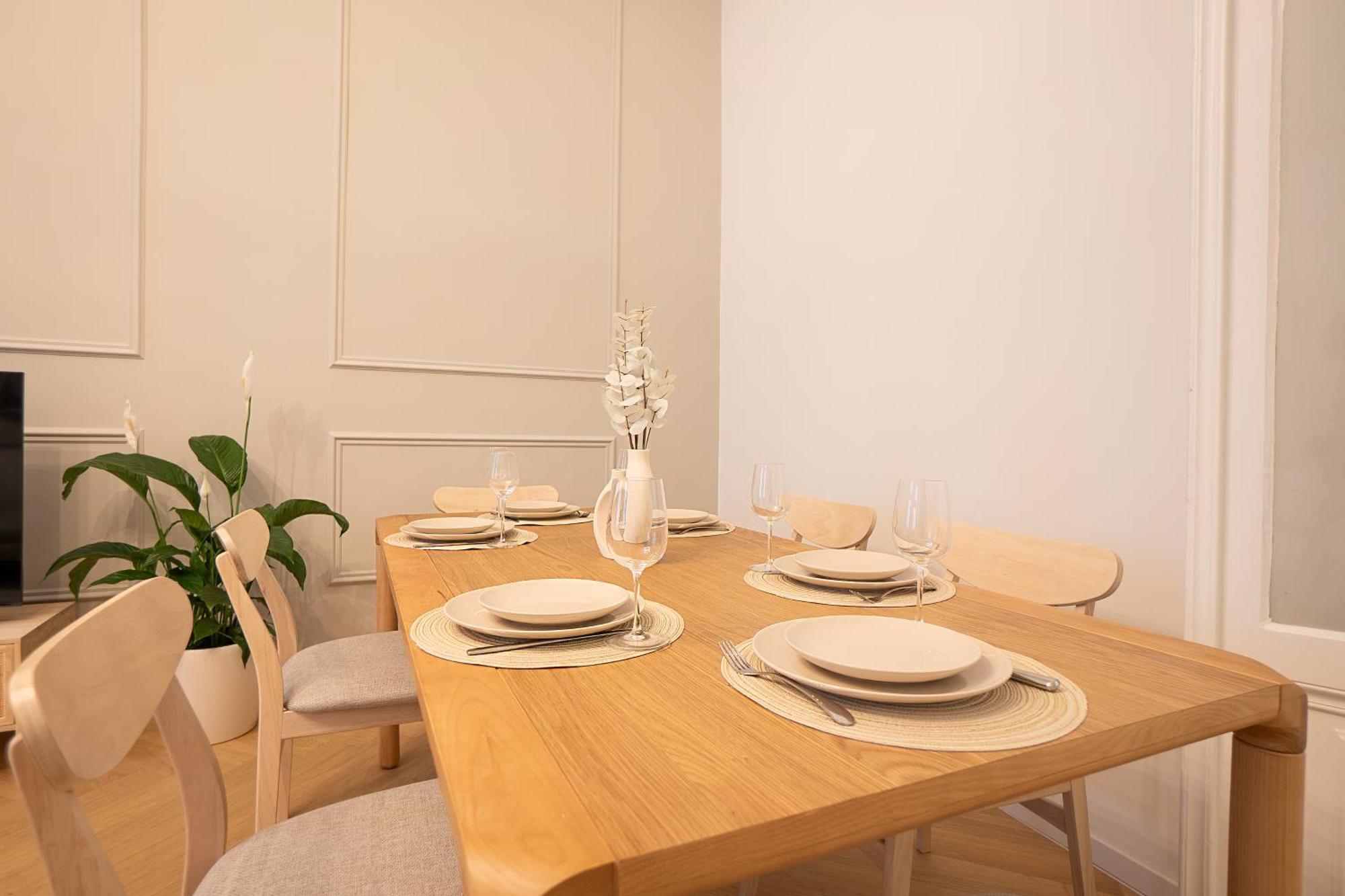 Spacious 110М2 Flat In The City Center Виена Екстериор снимка